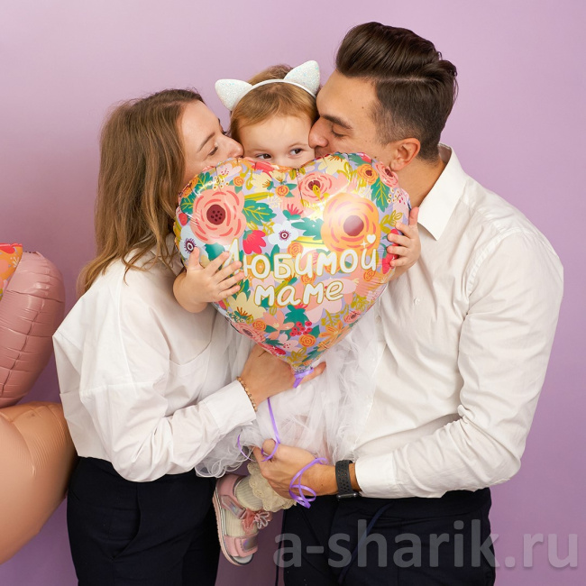 Шар-сердце с изображением цветочком и надписью Любимой маме