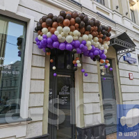 Гирлянда из шаров на вход кафе