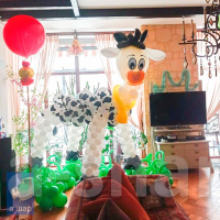 Фигура из воздушных шаров Корова
